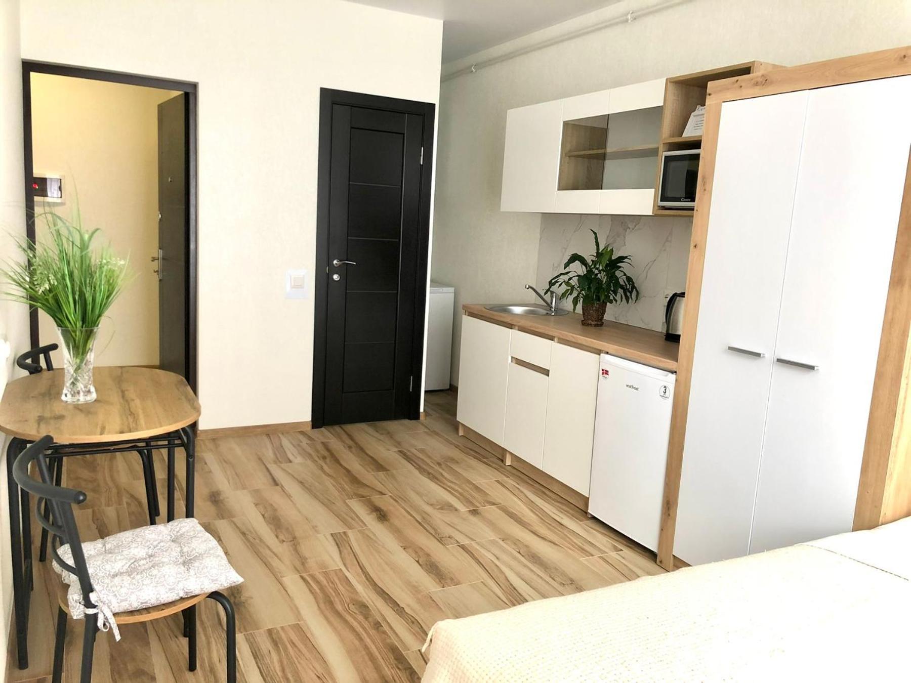 Osapart Hotel In A Complex Semycvit 4 リヴィウ エクステリア 写真